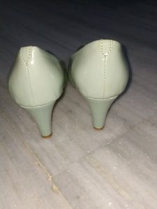 Girls Heels Belly