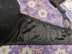 Black Sexy Padded Bra With Bow &amp; Lace Detailing.