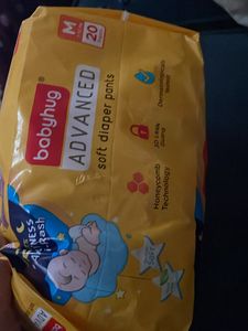 Baby Hug 12 Diapers Medium Sizee