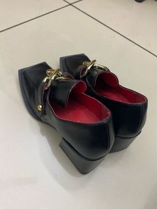 Women’s Black Square-Toe Mary Jane Block Heels wit