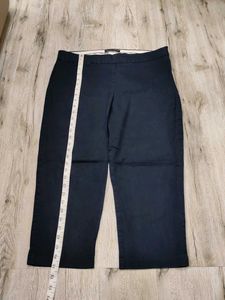 Ma5818 M&amp;S Comfortable Navy Capris waist 34 inches