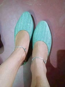 Latest Fashionable Women Flipflops &amp; Slippers
