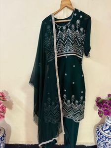 Elegant Green Embroidered Kurta Set