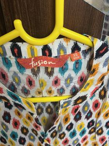 Vibrant Printed Sleeveless Kurta