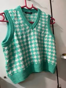 Trendy Houndstooth Knit Vest