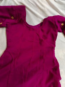 EMBROIDERED KURTI SET