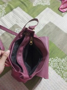 Chic Dusty Rose Crossbody Bag with Tassel Detail