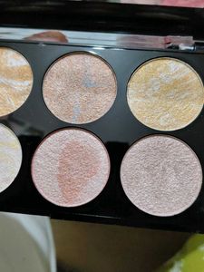 blusher with Highlighter Palette