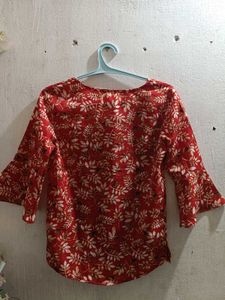 Stylish Red Floral Print Top