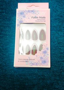 Makeup Brush Set &amp; False Nails+ instant soap