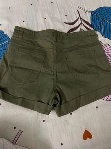 Olive Green Cuffed Shorts☘️