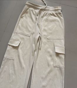 white Cargo pant length 41 size28-32strechy