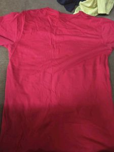 🇺🇸Levi's Red Graphic Tee (M) size