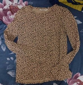 H&amp;M Fitted Leopard print Top