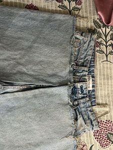 Zara Light Wash Distressed Jeans