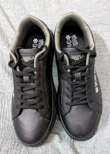 Vegan Leather Black Casual Sneakers size 8