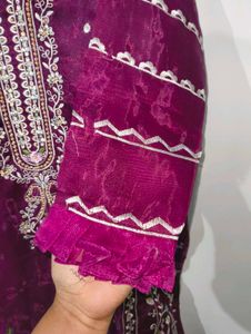 Elegant Embroidered pakistani Kurta Set