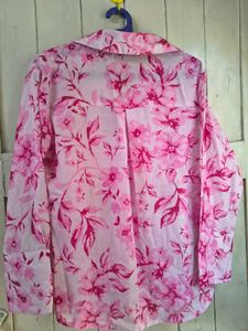 🩷 Zara Pink Floral Button-Up Shirt