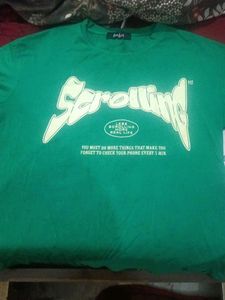 Graphic T-Shirt "Scrolling"
