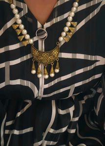 Elegant Pearl Necklace &amp; Earrings Set