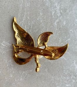 Artificial Diamond ♦️ Brooch