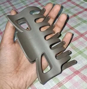 Stylish Grey Hair Claw Clip (greyish brown)