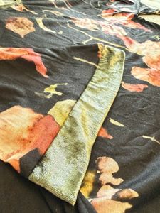 Velvet neck &amp;sleeve patti -  Floral