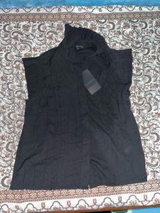 Chic Black Pleated Cap Sleeve Top
