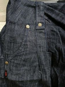 109 F Denim Capri