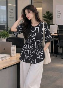 New with tag Korean Stylish Graphic Print Top