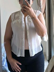 Chic Sleeveless Top.with inner