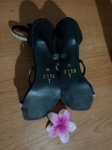 brand new ELLE high heels