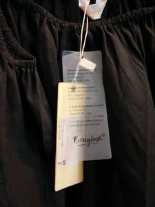 New chic Black Ruffle Top