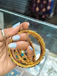 Sparkling Gold-Toned Bangle Set