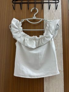 off shoulder crop top