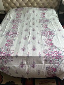 Printed Pink-white King Size Bedsheet Set