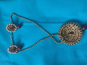 Exquisite Kundan &amp; Pearl necklace &amp; earings