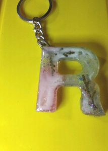 Resin Letter 'R' Keychain