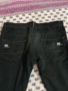 BLACK JEANS