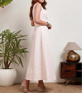 Elegant Pink Textured Midi Dress