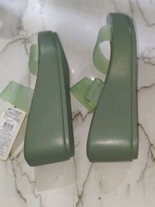 Green Jelly Slides - Trendy &amp; Comfy