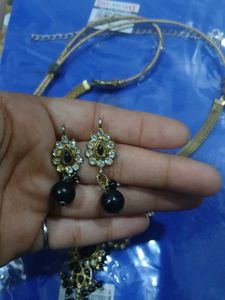 Elegant Black &amp; Gold Necklace Set