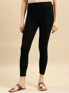 Utsa Black Leggings