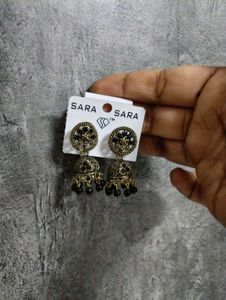 Elegant Black Jhumki Earrings
