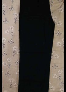 Black straight fit jeans for women