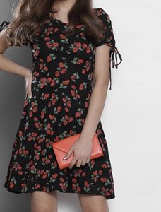Brand New Dorothy Perkins Fit N Flare Dress