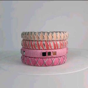 Set of 4 Beautiful Bangles🩷