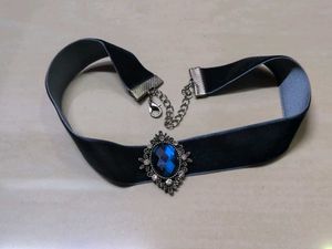 Elegant Blue Stone Choker