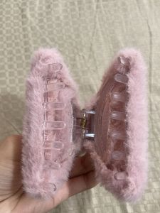 pink fur claw clip