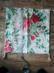 Its A Set Of 2 Pc Floral Canvas Cushion.
